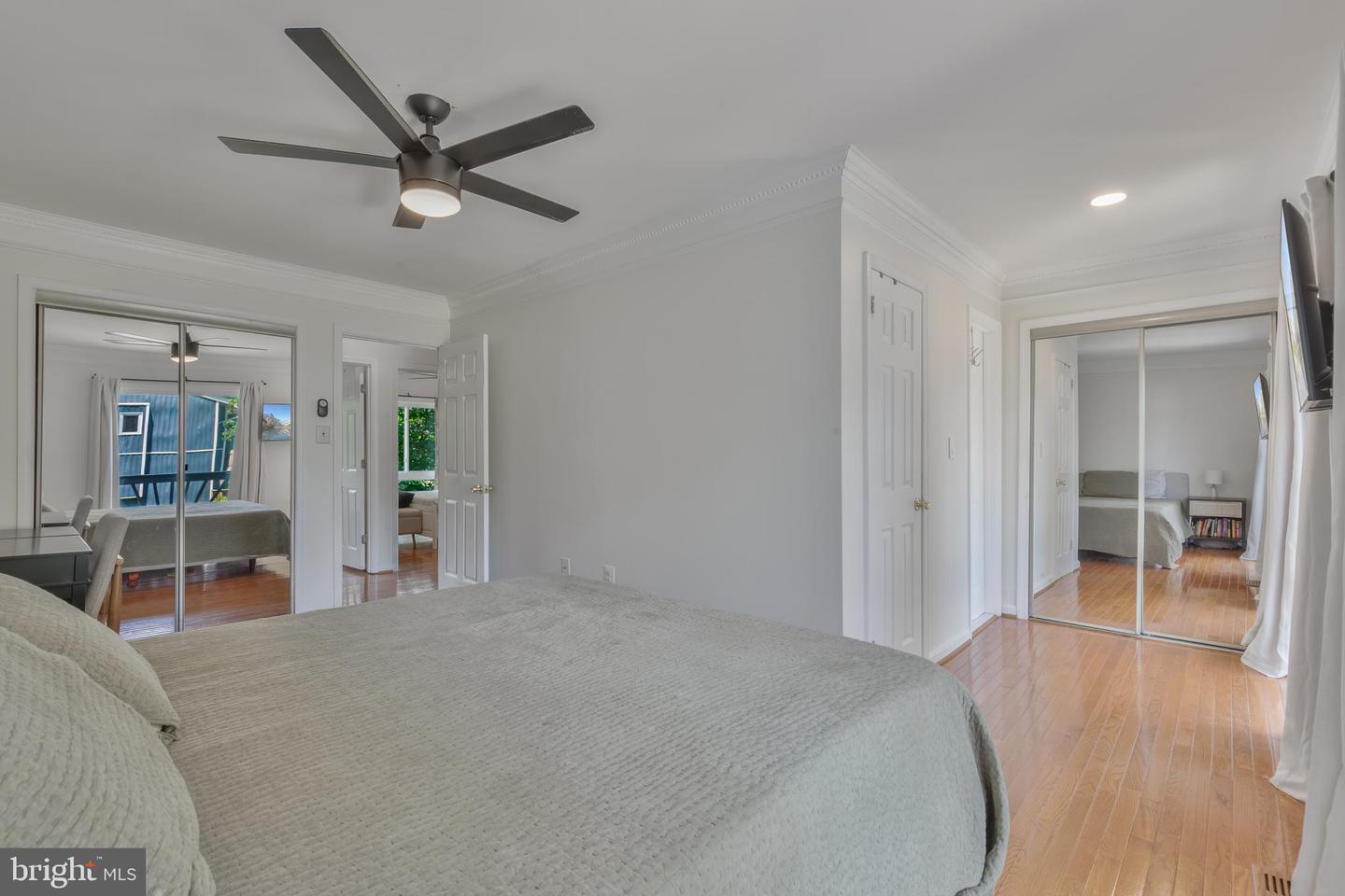 3048 SUGAR LN, VIENNA, Virginia 22181, 4 Bedrooms Bedrooms, ,3 BathroomsBathrooms,Residential,For sale,3048 SUGAR LN,VAFX2254532 MLS # VAFX2254532
