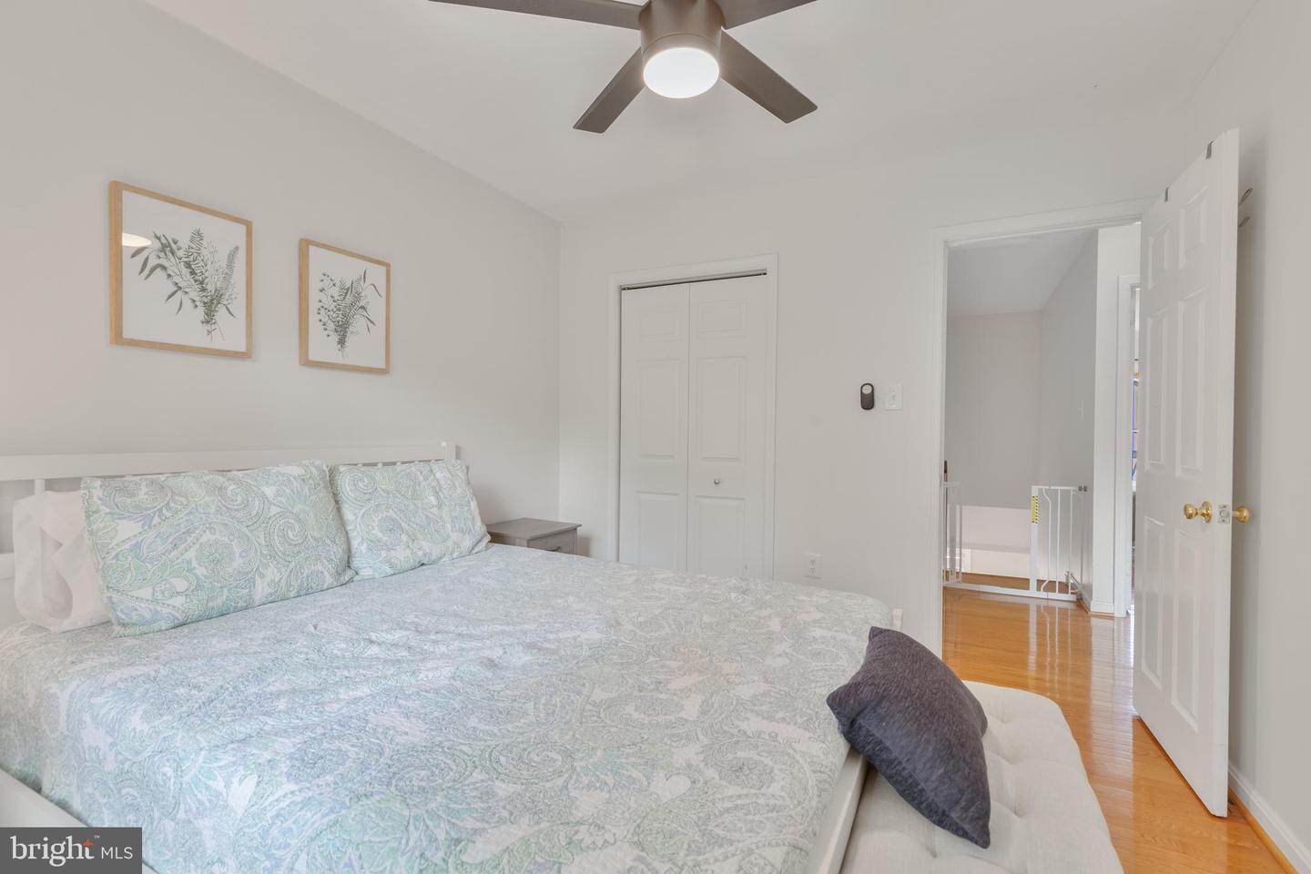 3048 SUGAR LN, VIENNA, Virginia 22181, 4 Bedrooms Bedrooms, ,3 BathroomsBathrooms,Residential,For sale,3048 SUGAR LN,VAFX2254532 MLS # VAFX2254532