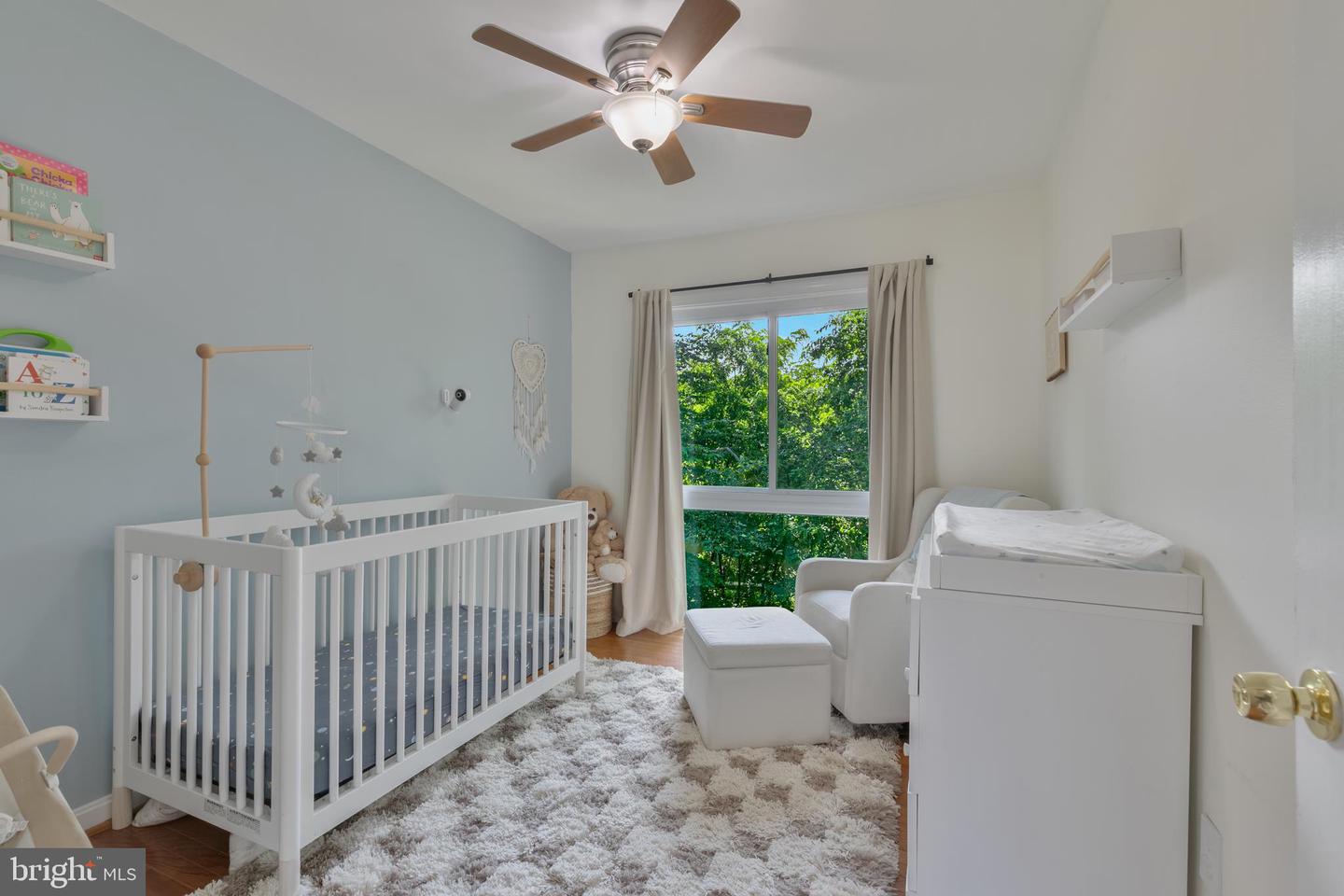3048 SUGAR LN, VIENNA, Virginia 22181, 4 Bedrooms Bedrooms, ,3 BathroomsBathrooms,Residential,For sale,3048 SUGAR LN,VAFX2254532 MLS # VAFX2254532