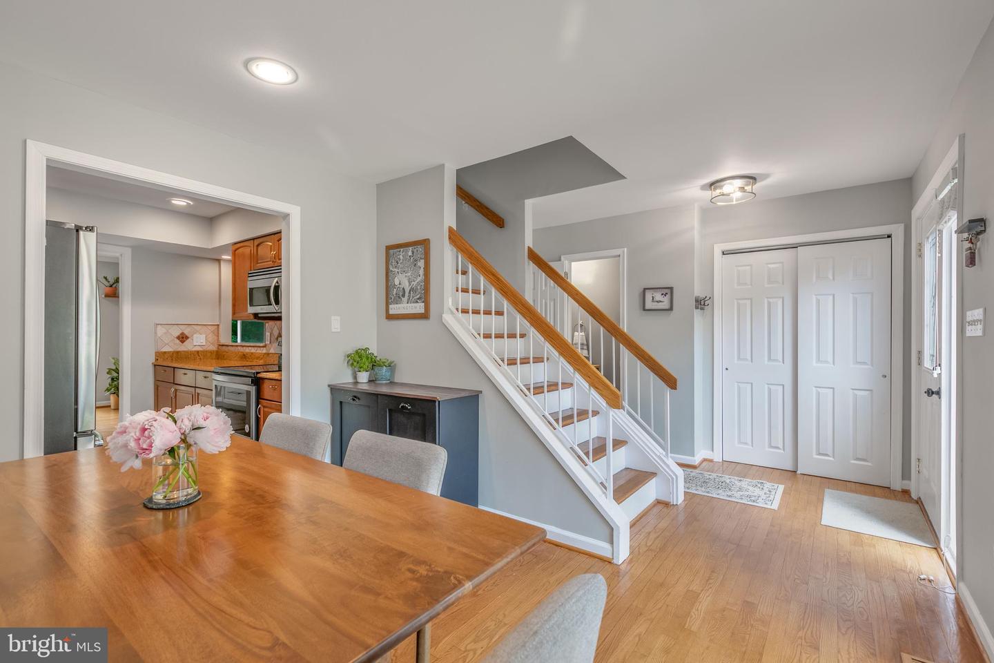 3048 SUGAR LN, VIENNA, Virginia 22181, 4 Bedrooms Bedrooms, ,3 BathroomsBathrooms,Residential,For sale,3048 SUGAR LN,VAFX2254532 MLS # VAFX2254532