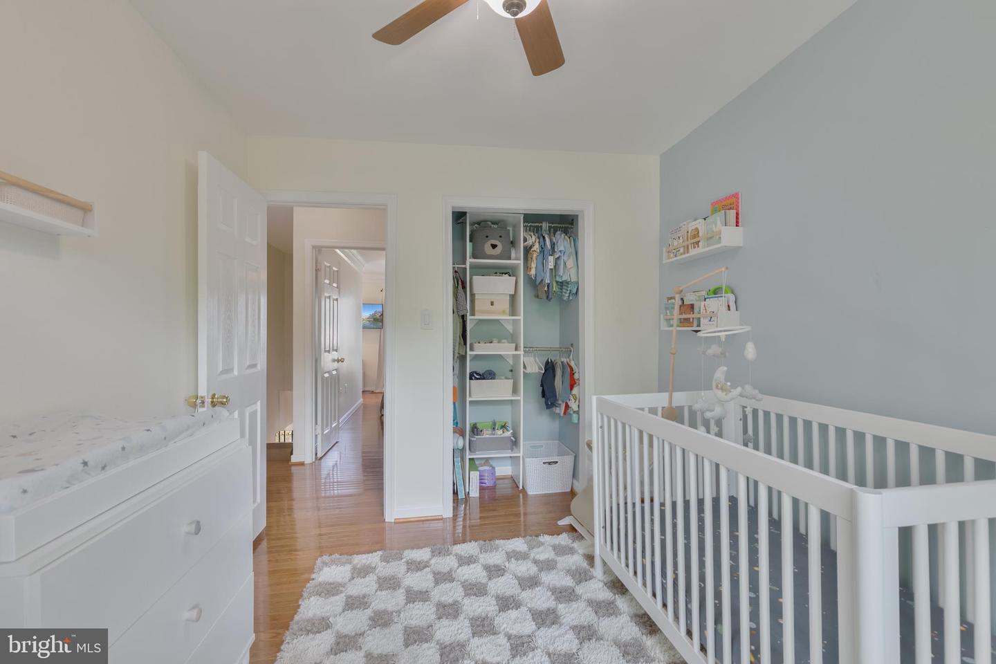 3048 SUGAR LN, VIENNA, Virginia 22181, 4 Bedrooms Bedrooms, ,3 BathroomsBathrooms,Residential,For sale,3048 SUGAR LN,VAFX2254532 MLS # VAFX2254532