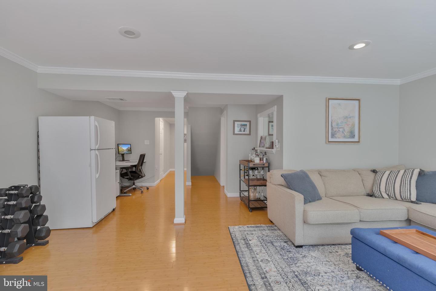 3048 SUGAR LN, VIENNA, Virginia 22181, 4 Bedrooms Bedrooms, ,3 BathroomsBathrooms,Residential,For sale,3048 SUGAR LN,VAFX2254532 MLS # VAFX2254532