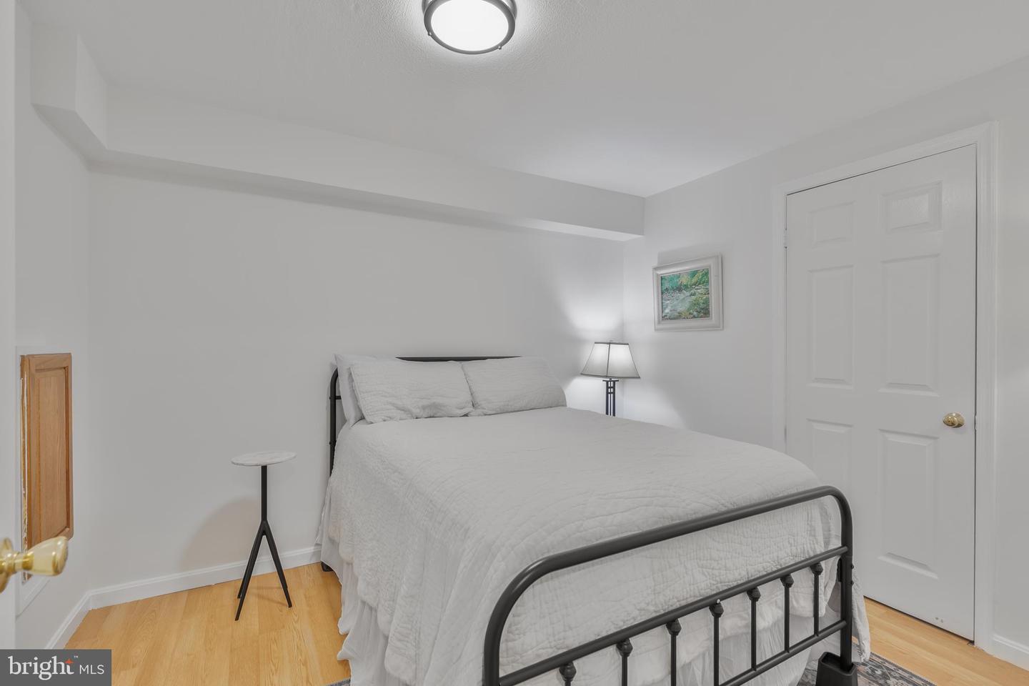 3048 SUGAR LN, VIENNA, Virginia 22181, 4 Bedrooms Bedrooms, ,3 BathroomsBathrooms,Residential,For sale,3048 SUGAR LN,VAFX2254532 MLS # VAFX2254532