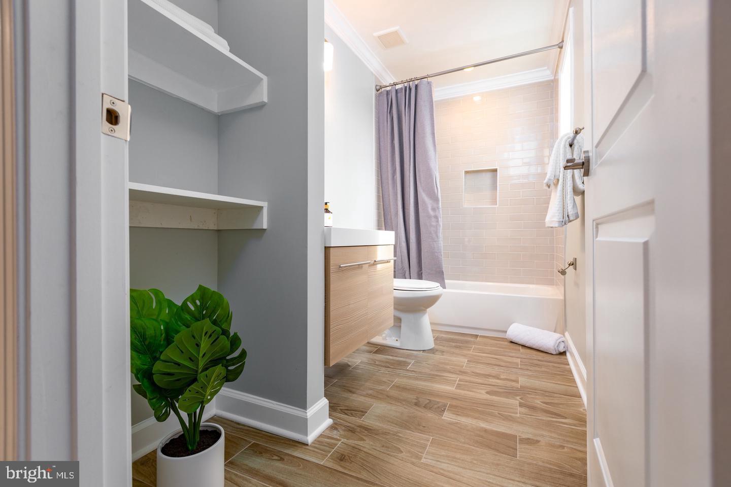 2217 14TH ST SE, WASHINGTON, District Of Columbia 20020, 3 Bedrooms Bedrooms, ,2 BathroomsBathrooms,Residential,For sale,2217 14TH ST SE,DCDC2209642 MLS # DCDC2209642