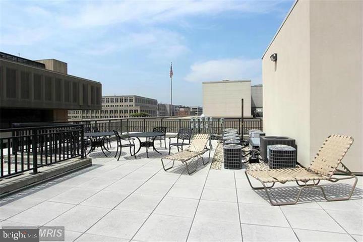 915 E ST NW #301, WASHINGTON, District Of Columbia 20004, 1 Bedroom Bedrooms, ,1 BathroomBathrooms,Residential,For sale,915 E ST NW #301,DCDC2210166 MLS # DCDC2210166