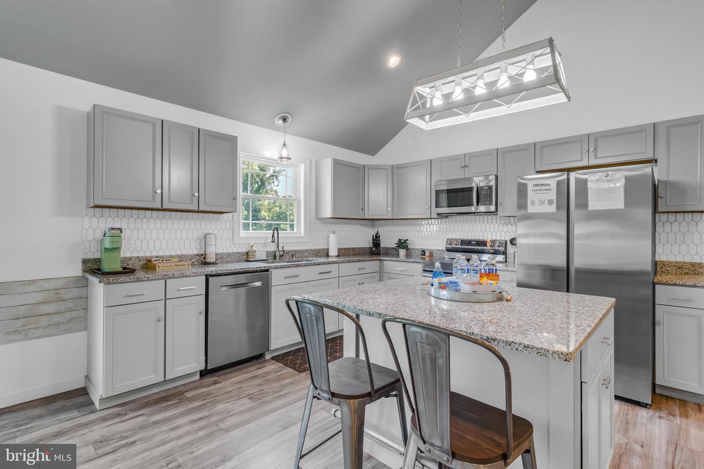 408 SMITH POINT RD, REEDVILLE, Virginia 22539, 3 Bedrooms Bedrooms, 5 Rooms Rooms,2 BathroomsBathrooms,Residential,For sale,408 SMITH POINT RD,VANV2001674 MLS # VANV2001674