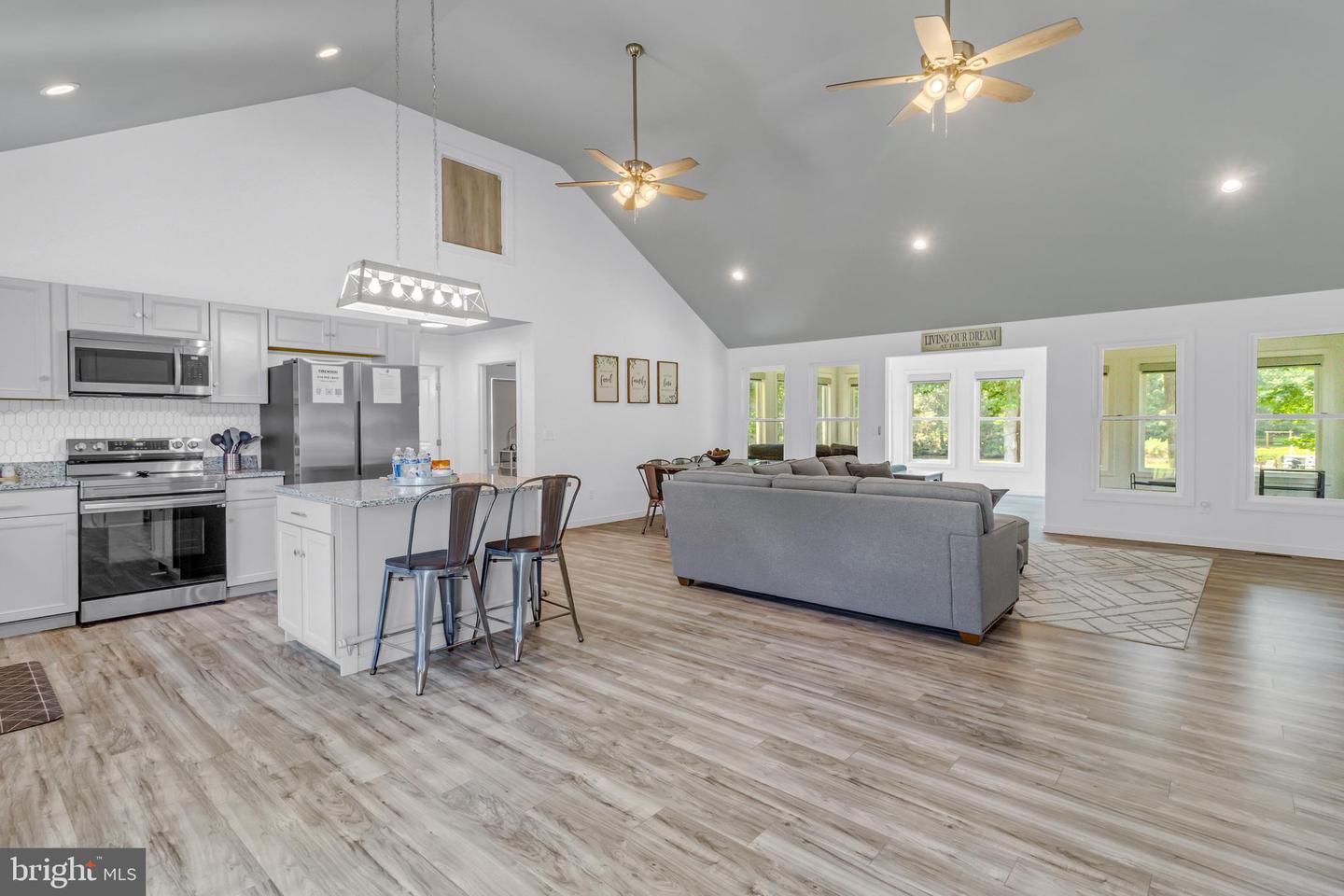 408 SMITH POINT RD, REEDVILLE, Virginia 22539, 3 Bedrooms Bedrooms, 5 Rooms Rooms,2 BathroomsBathrooms,Residential,For sale,408 SMITH POINT RD,VANV2001674 MLS # VANV2001674