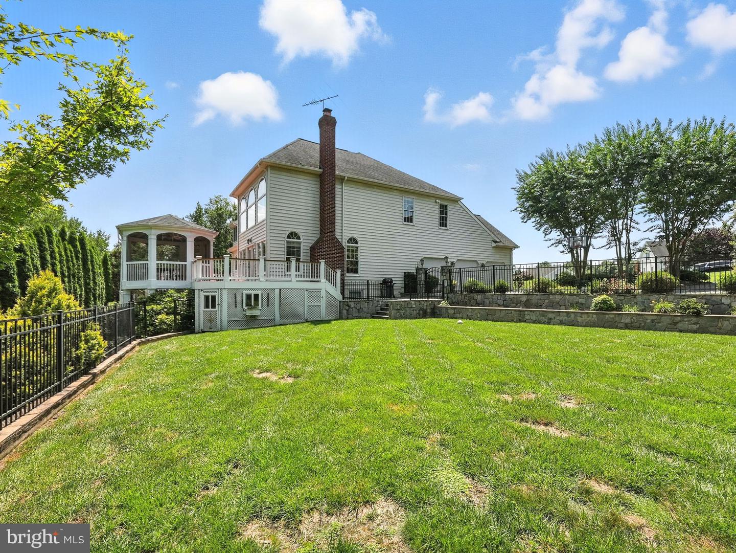 1781 CLOVERMEADOW DR, VIENNA, Virginia 22182, 5 Bedrooms Bedrooms, ,4 BathroomsBathrooms,Residential,For sale,1781 CLOVERMEADOW DR,VAFX2255392 MLS # VAFX2255392