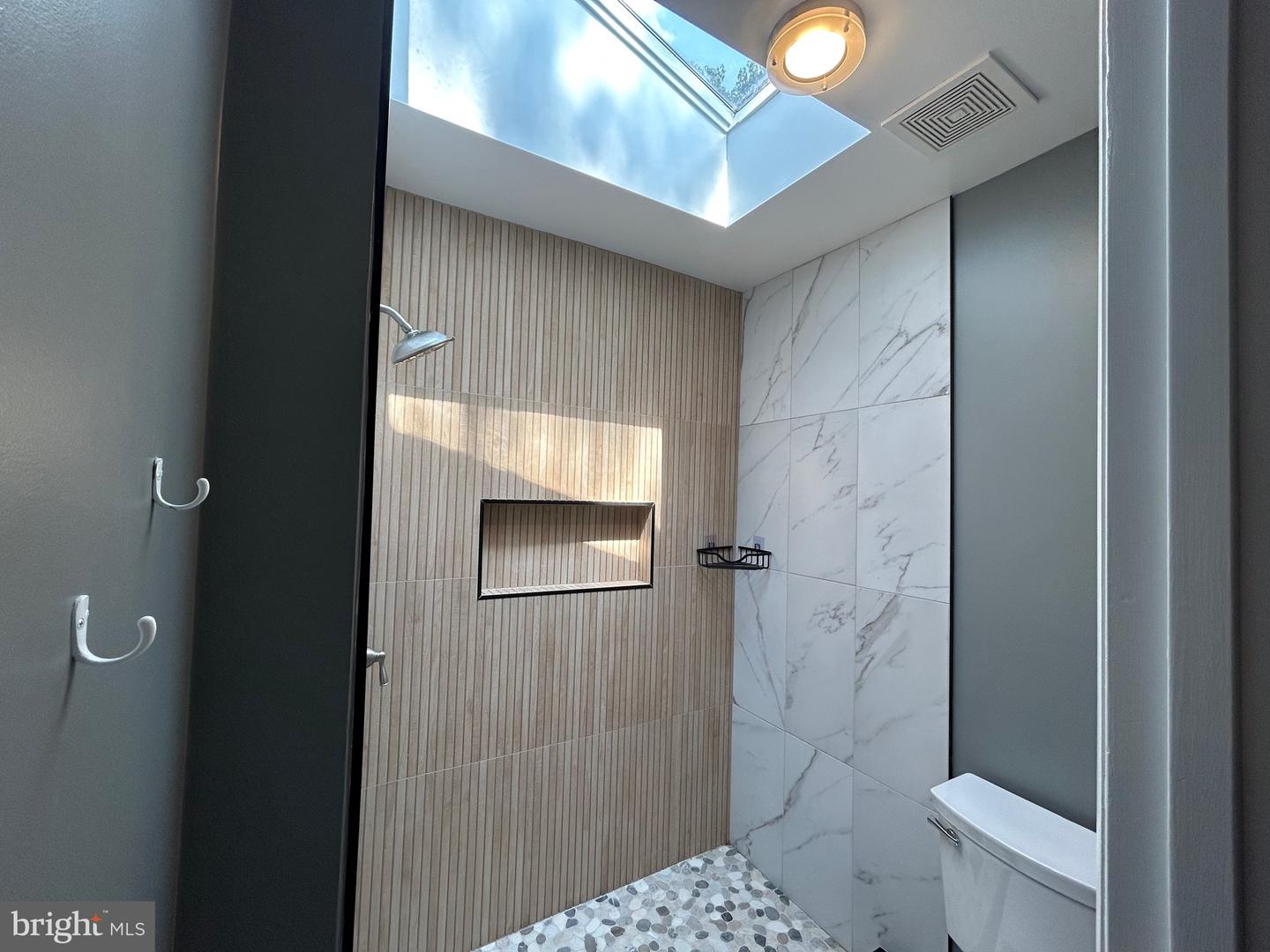 5562 SAINT CHARLES DR, WOODBRIDGE, Virginia 22193, 3 Bedrooms Bedrooms, ,2 BathroomsBathrooms,Residential,For sale,5562 SAINT CHARLES DR,VAPW2099292 MLS # VAPW2099292