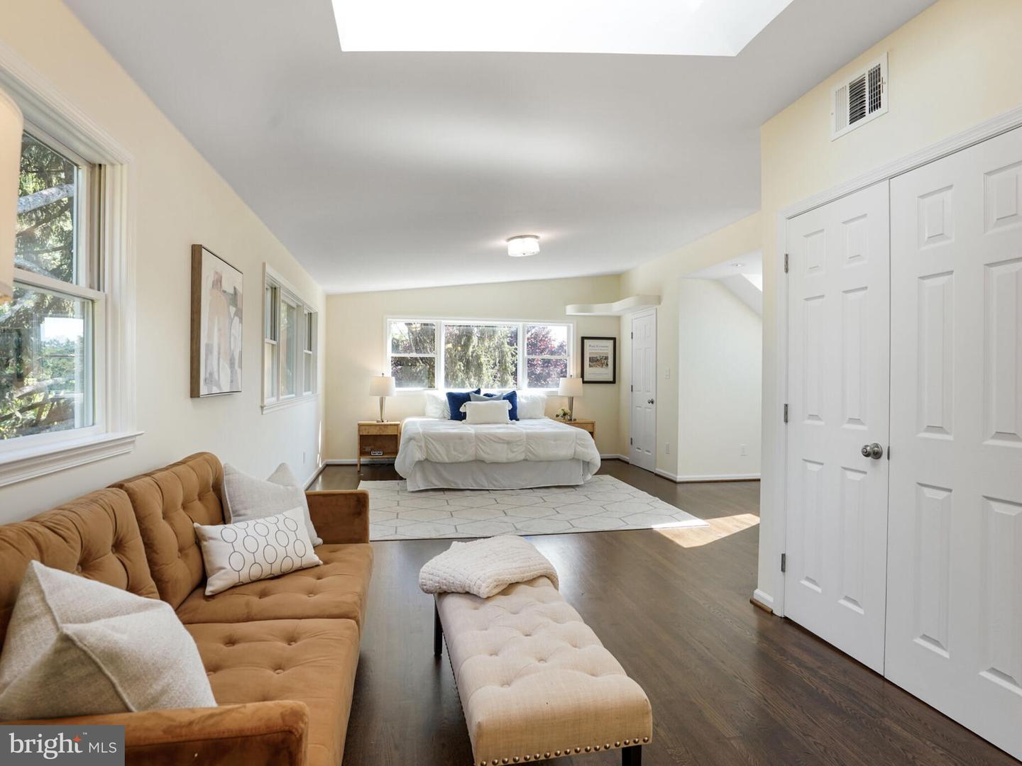 1912 YOUNGBLOOD ST, MCLEAN, Virginia 22101, 5 Bedrooms Bedrooms, ,3 BathroomsBathrooms,Residential,For sale,1912 YOUNGBLOOD ST,VAFX2256000 MLS # VAFX2256000