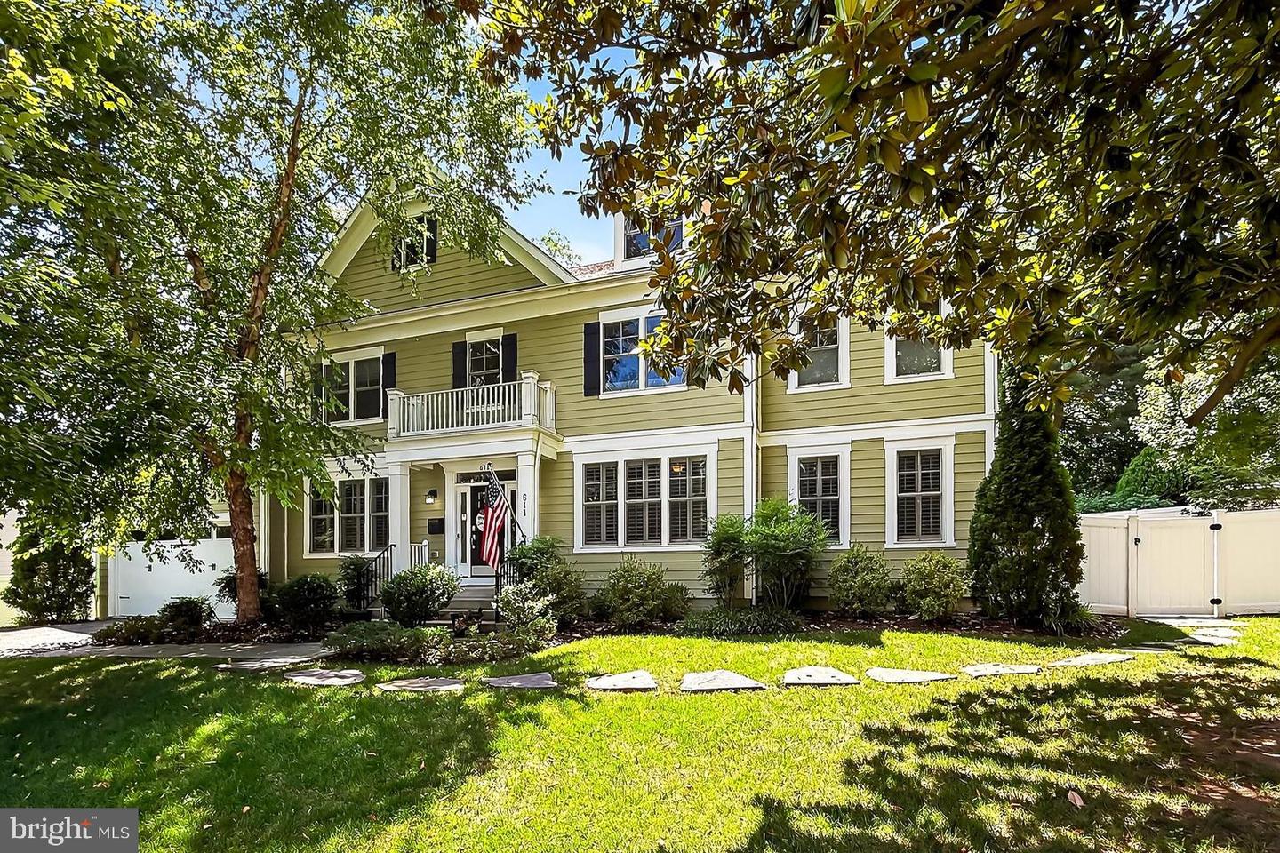 611 OAK HAVEN DR, FALLS CHURCH, Virginia 22046, 5 Bedrooms Bedrooms, ,4 BathroomsBathrooms,Residential,For sale,611 OAK HAVEN DR,VAFA2003144 MLS # VAFA2003144
