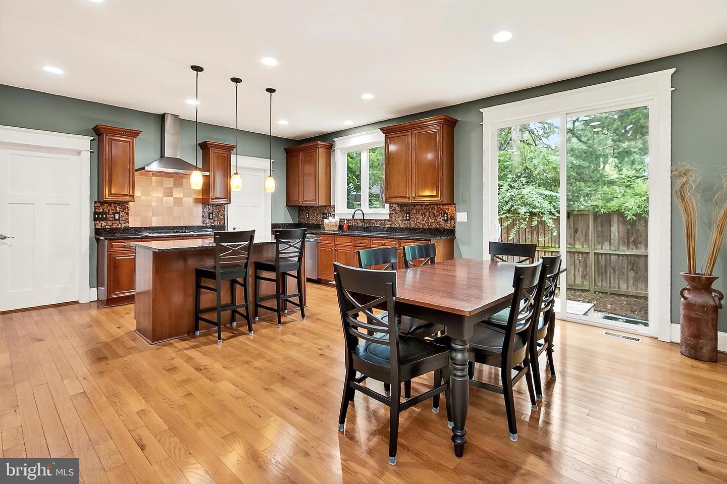 611 OAK HAVEN DR, FALLS CHURCH, Virginia 22046, 5 Bedrooms Bedrooms, ,4 BathroomsBathrooms,Residential,For sale,611 OAK HAVEN DR,VAFA2003144 MLS # VAFA2003144