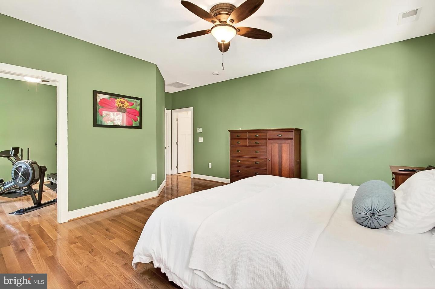 611 OAK HAVEN DR, FALLS CHURCH, Virginia 22046, 5 Bedrooms Bedrooms, ,4 BathroomsBathrooms,Residential,For sale,611 OAK HAVEN DR,VAFA2003144 MLS # VAFA2003144