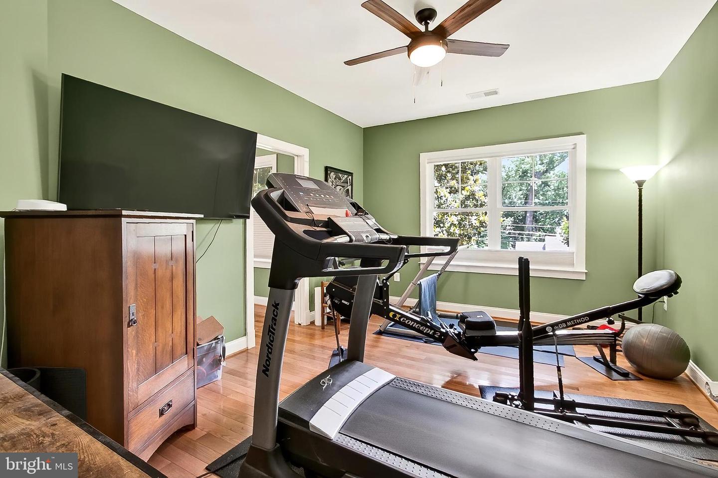611 OAK HAVEN DR, FALLS CHURCH, Virginia 22046, 5 Bedrooms Bedrooms, ,4 BathroomsBathrooms,Residential,For sale,611 OAK HAVEN DR,VAFA2003144 MLS # VAFA2003144