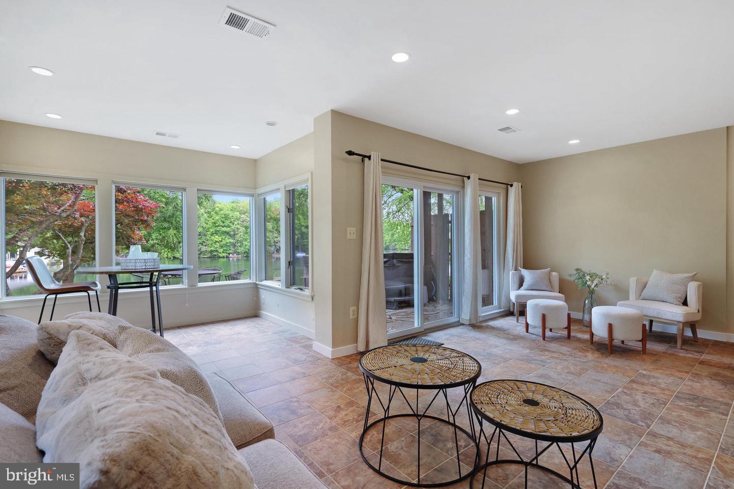 2001 CHADDS FORD DR, RESTON, Virginia 20191, 3 Bedrooms Bedrooms, ,3 BathroomsBathrooms,Residential,For sale,2001 CHADDS FORD DR,VAFX2256688 MLS # VAFX2256688