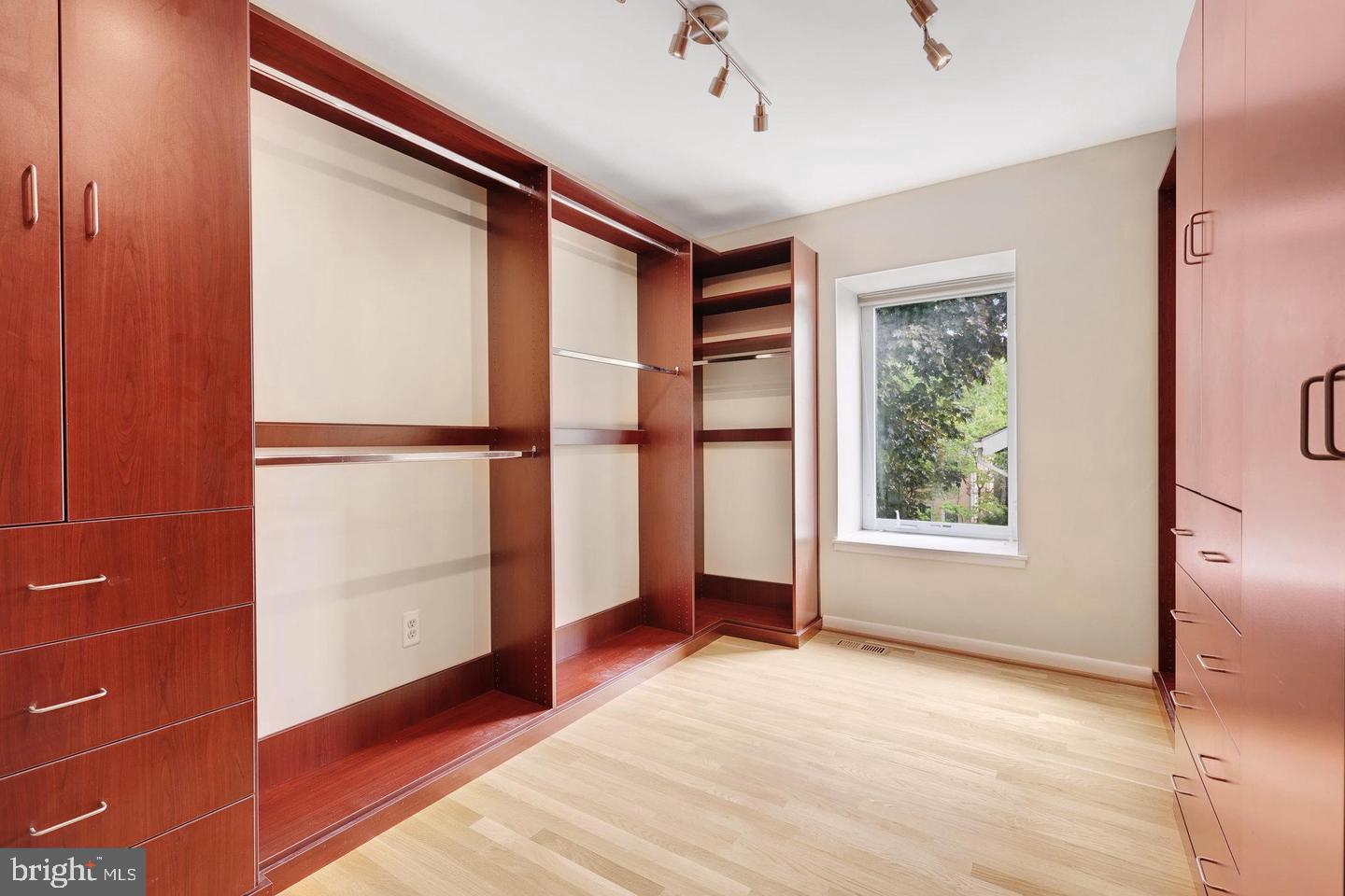 2001 CHADDS FORD DR, RESTON, Virginia 20191, 3 Bedrooms Bedrooms, ,3 BathroomsBathrooms,Residential,For sale,2001 CHADDS FORD DR,VAFX2256688 MLS # VAFX2256688