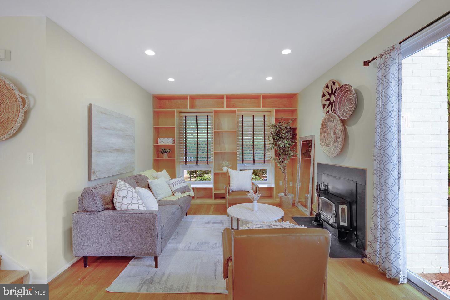 2001 CHADDS FORD DR, RESTON, Virginia 20191, 3 Bedrooms Bedrooms, ,3 BathroomsBathrooms,Residential,For sale,2001 CHADDS FORD DR,VAFX2256688 MLS # VAFX2256688