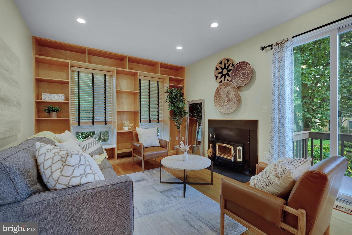 2001 CHADDS FORD DR, RESTON, Virginia 20191, 3 Bedrooms Bedrooms, ,3 BathroomsBathrooms,Residential,For sale,2001 CHADDS FORD DR,VAFX2256688 MLS # VAFX2256688
