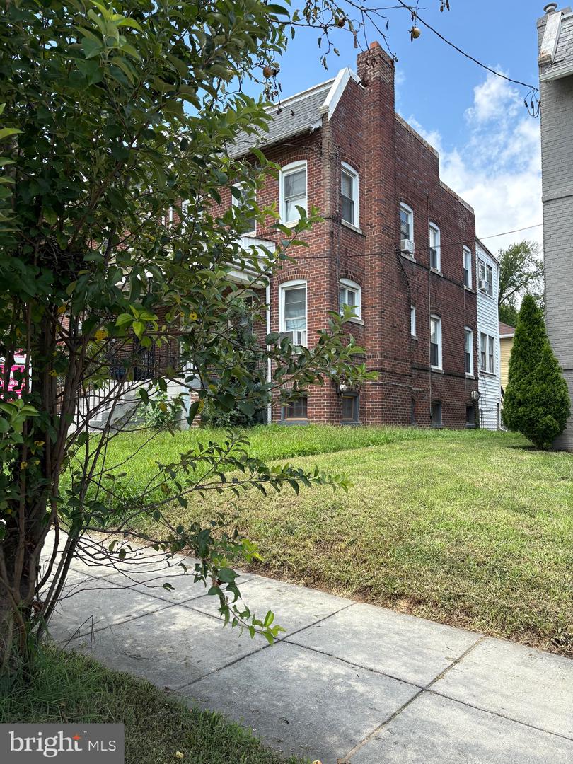 825 QUACKENBOS ST NW, WASHINGTON, District Of Columbia 20011, 4 Bedrooms Bedrooms, 3 Rooms Rooms,2 BathroomsBathrooms,Residential,For sale,825 QUACKENBOS ST NW,DCDC2211508 MLS # DCDC2211508