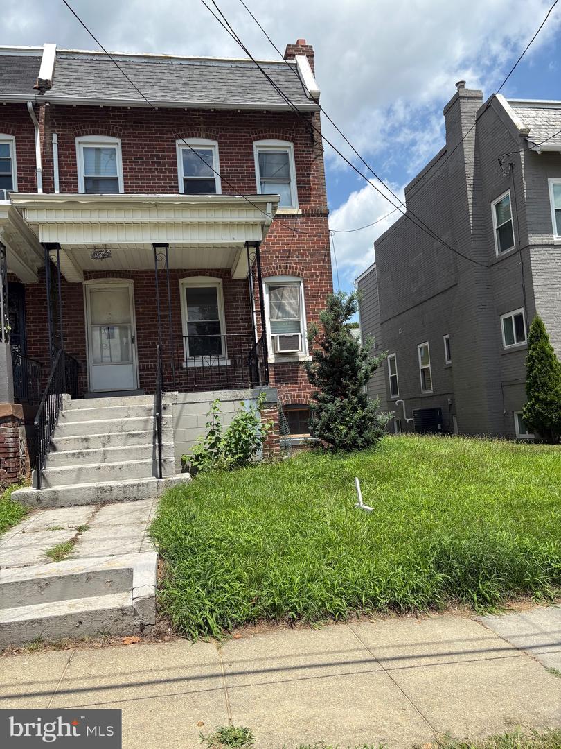 825 QUACKENBOS ST NW, WASHINGTON, District Of Columbia 20011, 4 Bedrooms Bedrooms, 3 Rooms Rooms,2 BathroomsBathrooms,Residential,For sale,825 QUACKENBOS ST NW,DCDC2211508 MLS # DCDC2211508