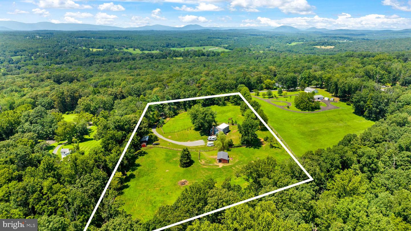 9467 OLD WATERLOO RD, WARRENTON, Virginia 20186, 3 Bedrooms Bedrooms, ,2 BathroomsBathrooms,Residential,For sale,9467 OLD WATERLOO RD,VAFQ2017586 MLS # VAFQ2017586