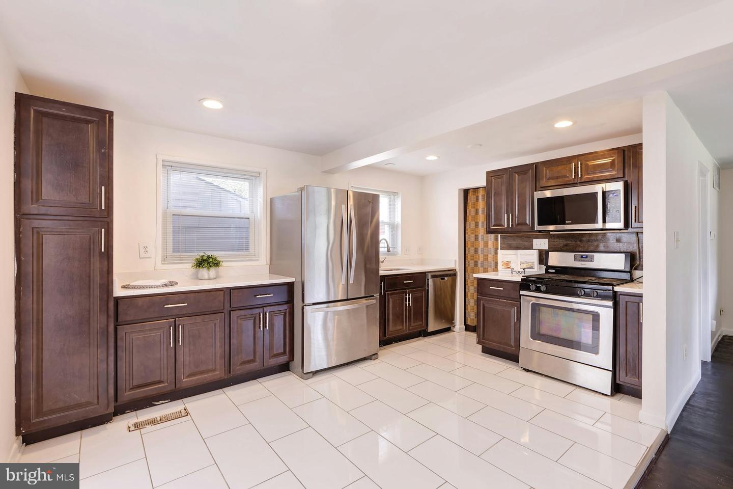 4200 ALLISON CIR, FAIRFAX, Virginia 22030, 3 Bedrooms Bedrooms, ,2 BathroomsBathrooms,Residential,For sale,4200 ALLISON CIR,VAFC2006682 MLS # VAFC2006682