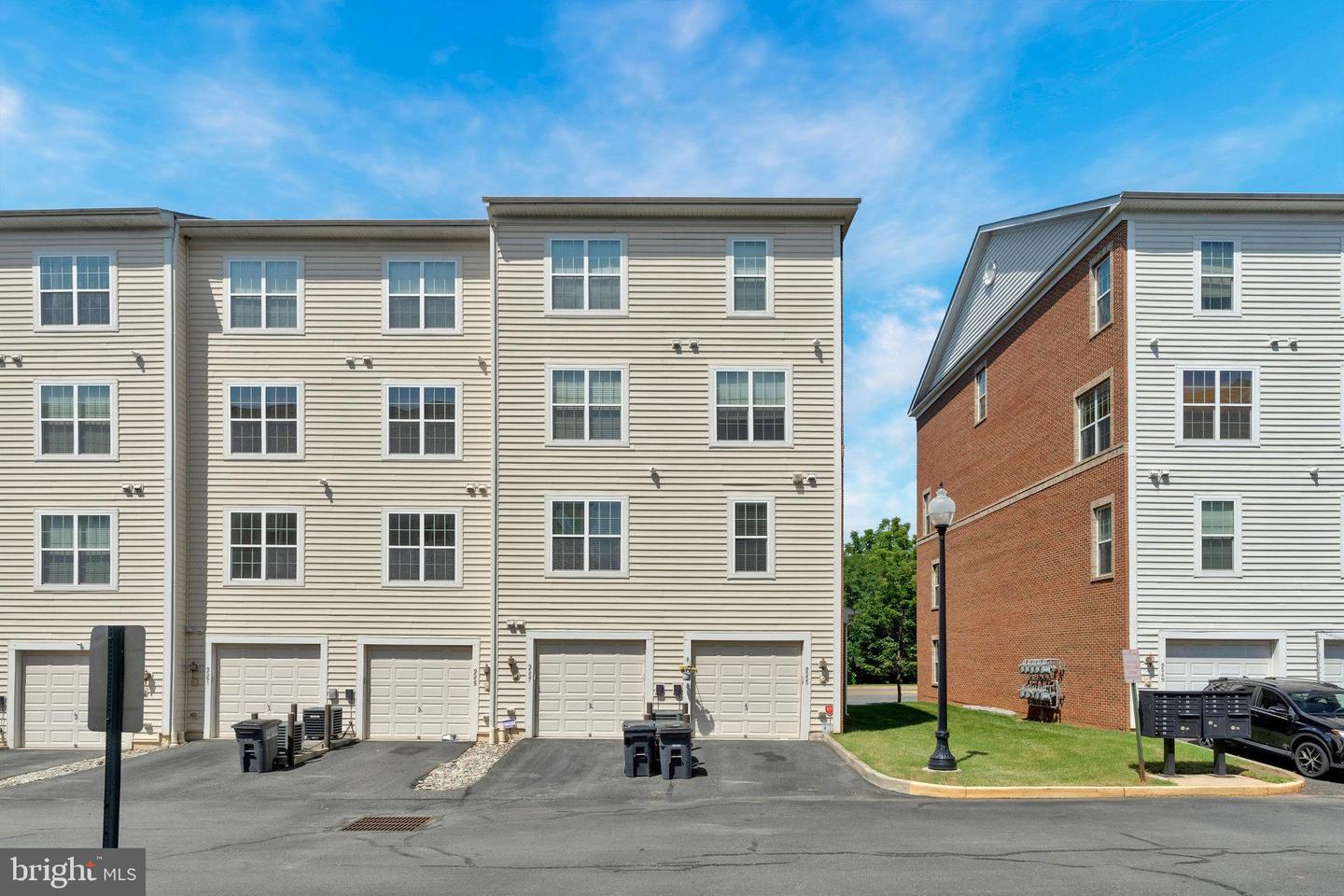 9557 CENTER ST, MANASSAS, Virginia 20110, 3 Bedrooms Bedrooms, ,2 BathroomsBathrooms,Residential,For sale,9557 CENTER ST,VAMN2009076 MLS # VAMN2009076