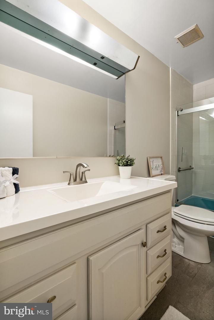 12302 MULBERRY CT, WOODBRIDGE, Virginia 22192, 4 Bedrooms Bedrooms, ,3 BathroomsBathrooms,Residential,For sale,12302 MULBERRY CT,VAPW2099990 MLS # VAPW2099990