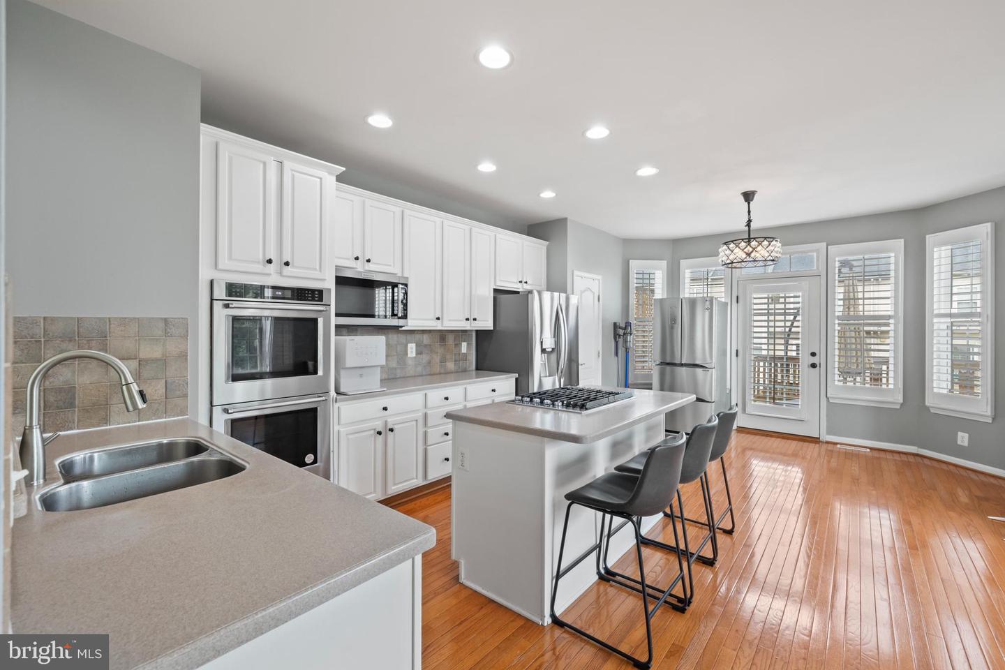 24687 KINGS CANYON SQ, ALDIE, Virginia 20105, 3 Bedrooms Bedrooms, ,2 BathroomsBathrooms,Residential,For sale,24687 KINGS CANYON SQ,VALO2103162 MLS # VALO2103162