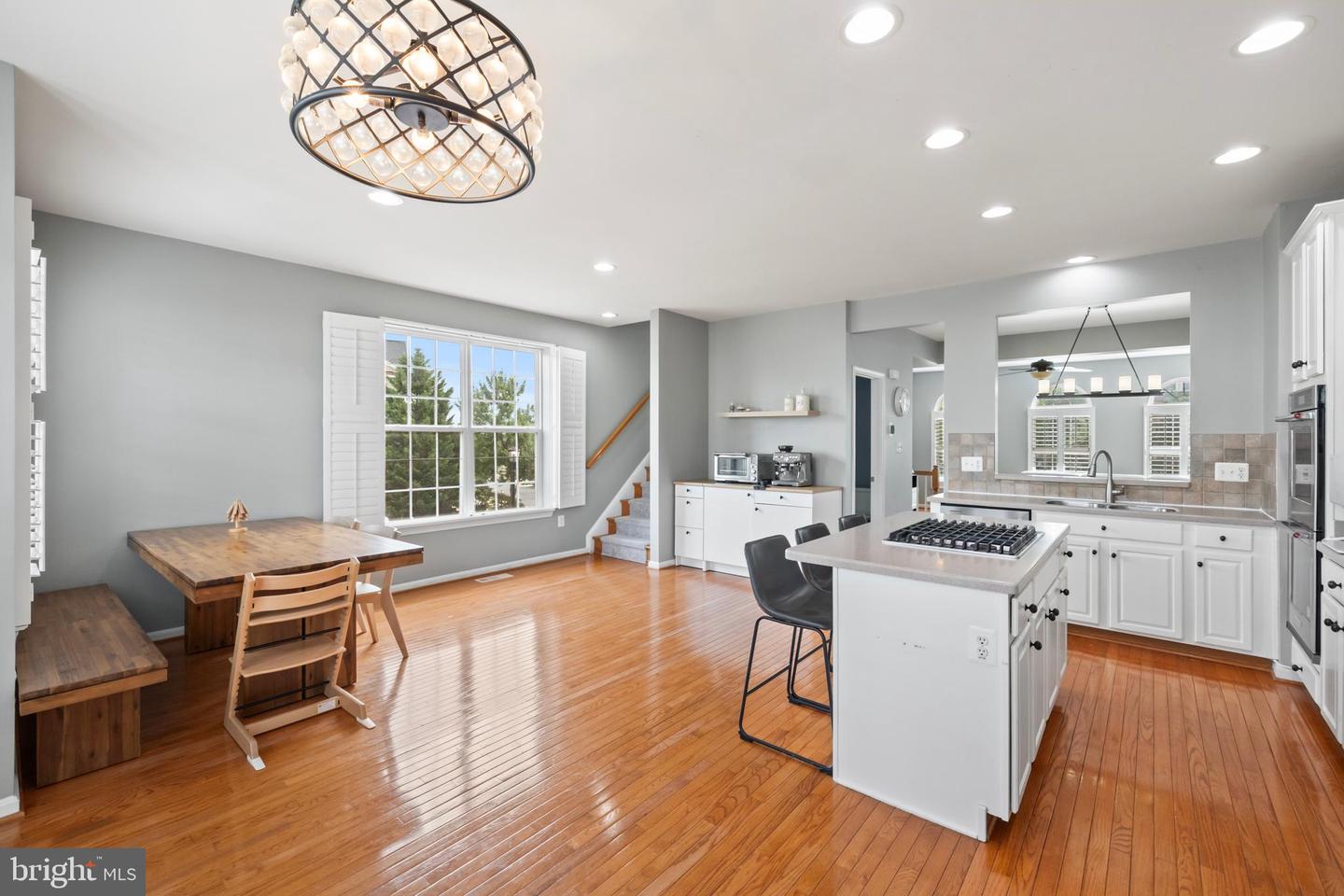 24687 KINGS CANYON SQ, ALDIE, Virginia 20105, 3 Bedrooms Bedrooms, ,2 BathroomsBathrooms,Residential,For sale,24687 KINGS CANYON SQ,VALO2103162 MLS # VALO2103162