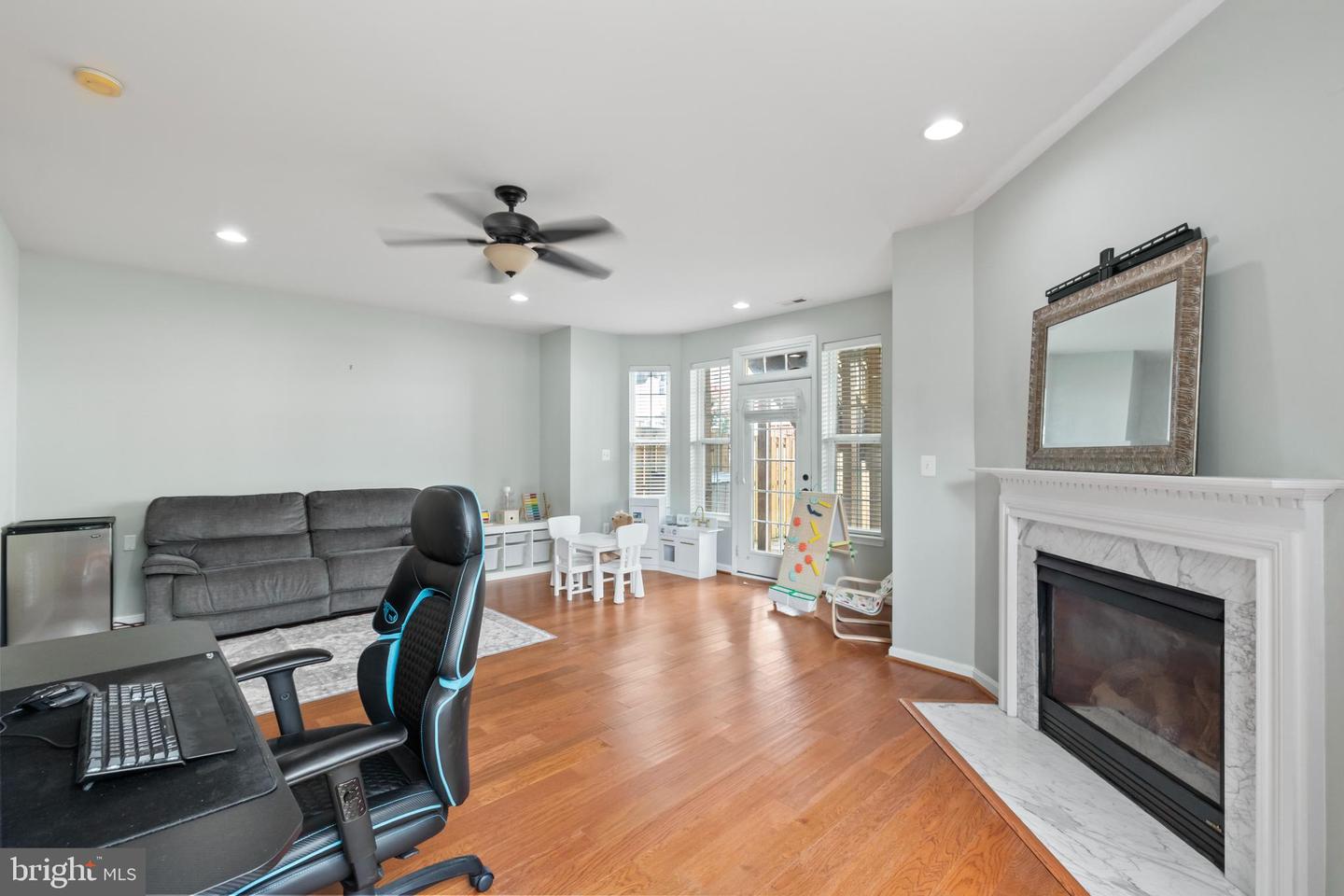 24687 KINGS CANYON SQ, ALDIE, Virginia 20105, 3 Bedrooms Bedrooms, ,2 BathroomsBathrooms,Residential,For sale,24687 KINGS CANYON SQ,VALO2103162 MLS # VALO2103162