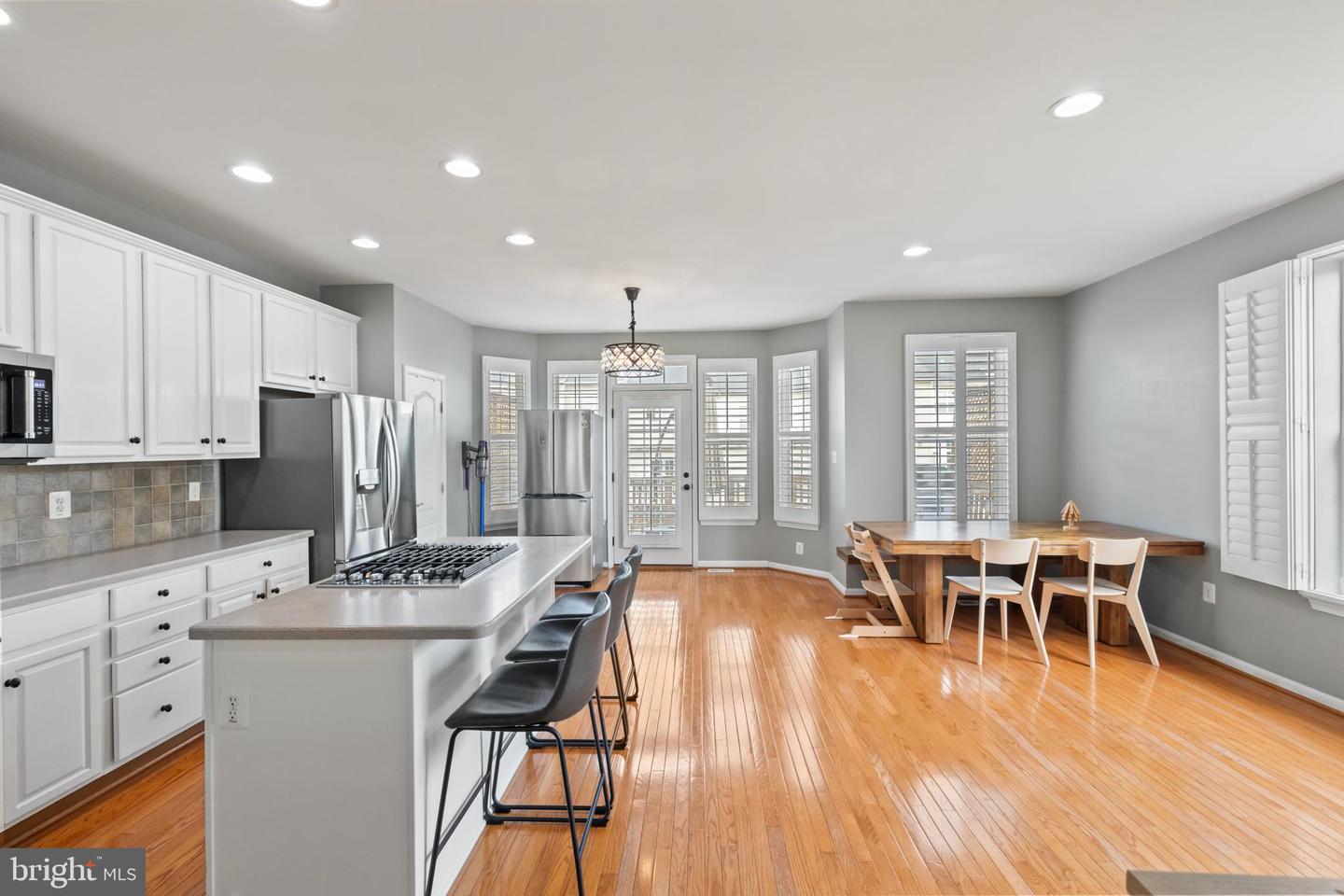 24687 KINGS CANYON SQ, ALDIE, Virginia 20105, 3 Bedrooms Bedrooms, ,2 BathroomsBathrooms,Residential,For sale,24687 KINGS CANYON SQ,VALO2103162 MLS # VALO2103162