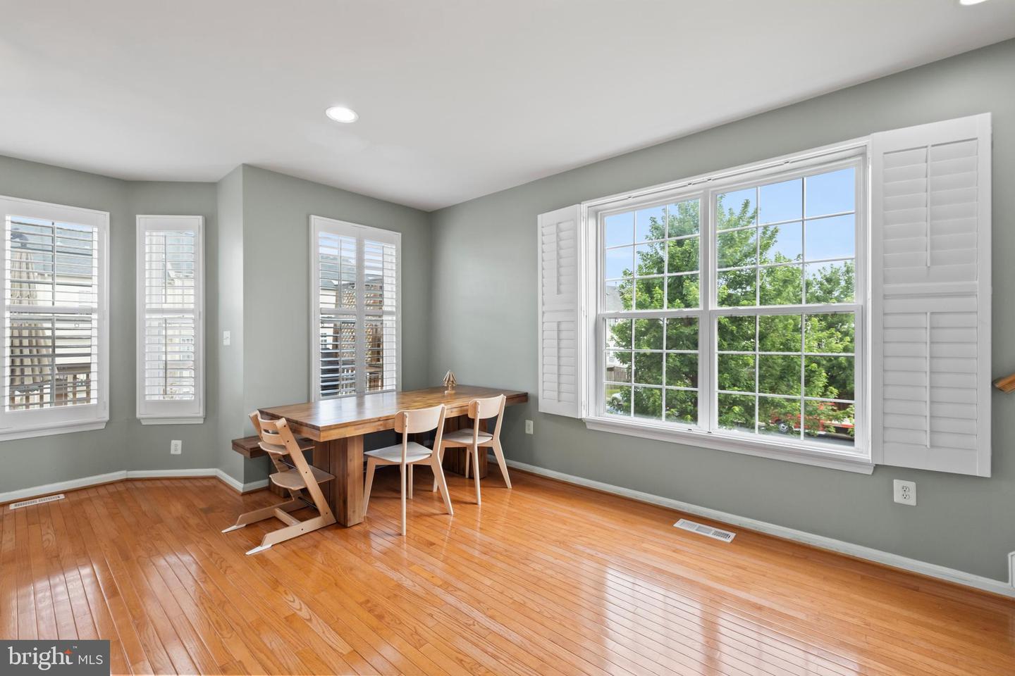 24687 KINGS CANYON SQ, ALDIE, Virginia 20105, 3 Bedrooms Bedrooms, ,2 BathroomsBathrooms,Residential,For sale,24687 KINGS CANYON SQ,VALO2103162 MLS # VALO2103162