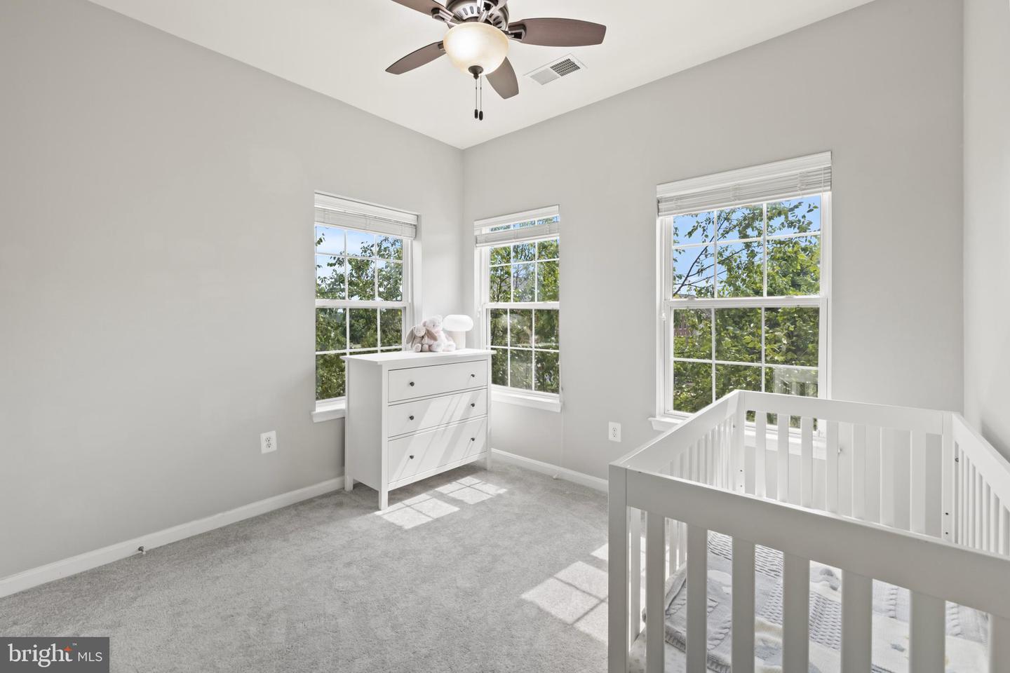 24687 KINGS CANYON SQ, ALDIE, Virginia 20105, 3 Bedrooms Bedrooms, ,2 BathroomsBathrooms,Residential,For sale,24687 KINGS CANYON SQ,VALO2103162 MLS # VALO2103162