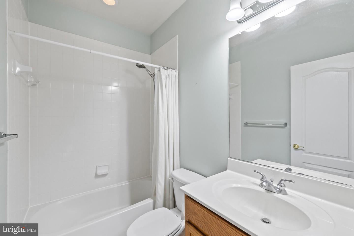 24687 KINGS CANYON SQ, ALDIE, Virginia 20105, 3 Bedrooms Bedrooms, ,2 BathroomsBathrooms,Residential,For sale,24687 KINGS CANYON SQ,VALO2103162 MLS # VALO2103162