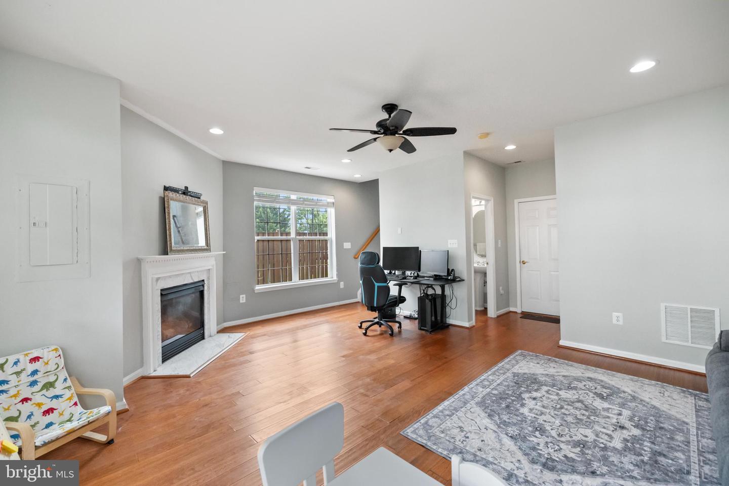24687 KINGS CANYON SQ, ALDIE, Virginia 20105, 3 Bedrooms Bedrooms, ,2 BathroomsBathrooms,Residential,For sale,24687 KINGS CANYON SQ,VALO2103162 MLS # VALO2103162