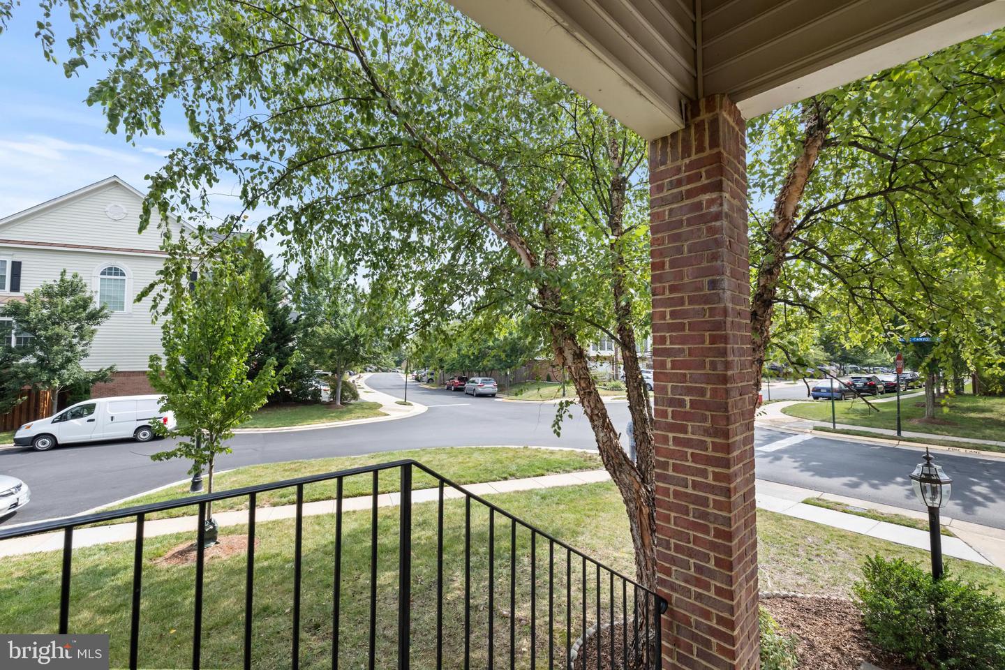 24687 KINGS CANYON SQ, ALDIE, Virginia 20105, 3 Bedrooms Bedrooms, ,2 BathroomsBathrooms,Residential,For sale,24687 KINGS CANYON SQ,VALO2103162 MLS # VALO2103162