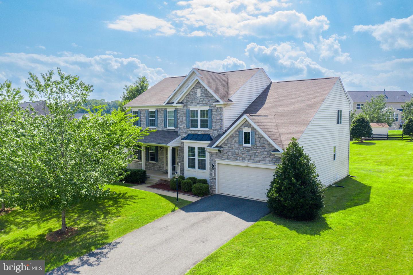 14612 BRIDLE CREEK RD, WOODBRIDGE, Virginia 22193, 5 Bedrooms Bedrooms, ,4 BathroomsBathrooms,Residential,For sale,14612 BRIDLE CREEK RD,VAPW2100024 MLS # VAPW2100024