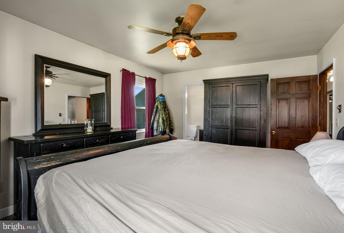 5324 DEEP HOLE RD, CHINCOTEAGUE ISLAND, Virginia 23336, 3 Bedrooms Bedrooms, ,1 BathroomBathrooms,Residential,For sale,5324 DEEP HOLE RD,VAAC2002108 MLS # VAAC2002108