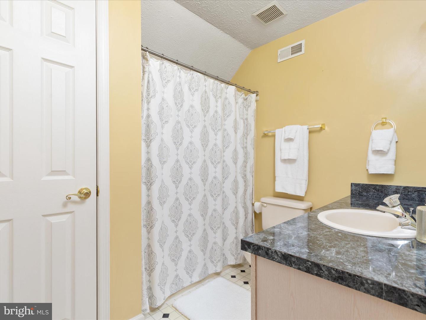 109 SENSENY GLEN DR, WINCHESTER, Virginia 22602, 3 Bedrooms Bedrooms, ,2 BathroomsBathrooms,Residential,For sale,109 SENSENY GLEN DR,VAFV2035708 MLS # VAFV2035708