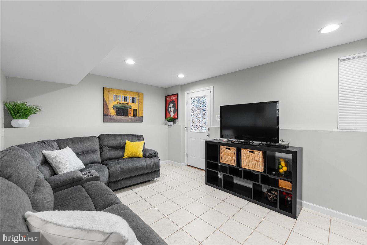 6201 BELLA DR, CENTREVILLE, Virginia 20121, 4 Bedrooms Bedrooms, ,3 BathroomsBathrooms,Residential,For sale,6201 BELLA DR,VAFX2257966 MLS # VAFX2257966