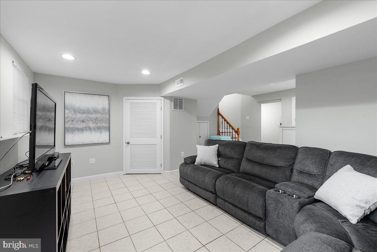 6201 BELLA DR, CENTREVILLE, Virginia 20121, 4 Bedrooms Bedrooms, ,3 BathroomsBathrooms,Residential,For sale,6201 BELLA DR,VAFX2257966 MLS # VAFX2257966