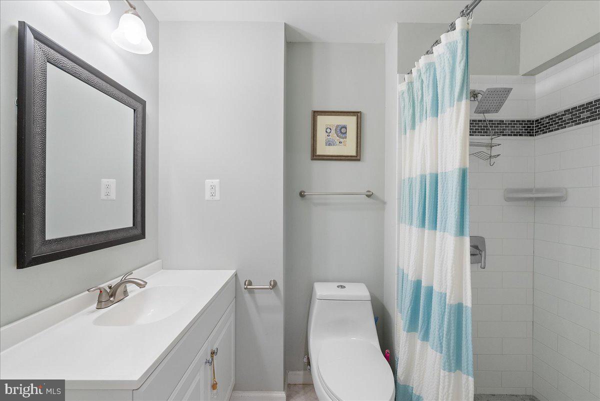 6201 BELLA DR, CENTREVILLE, Virginia 20121, 4 Bedrooms Bedrooms, ,3 BathroomsBathrooms,Residential,For sale,6201 BELLA DR,VAFX2257966 MLS # VAFX2257966