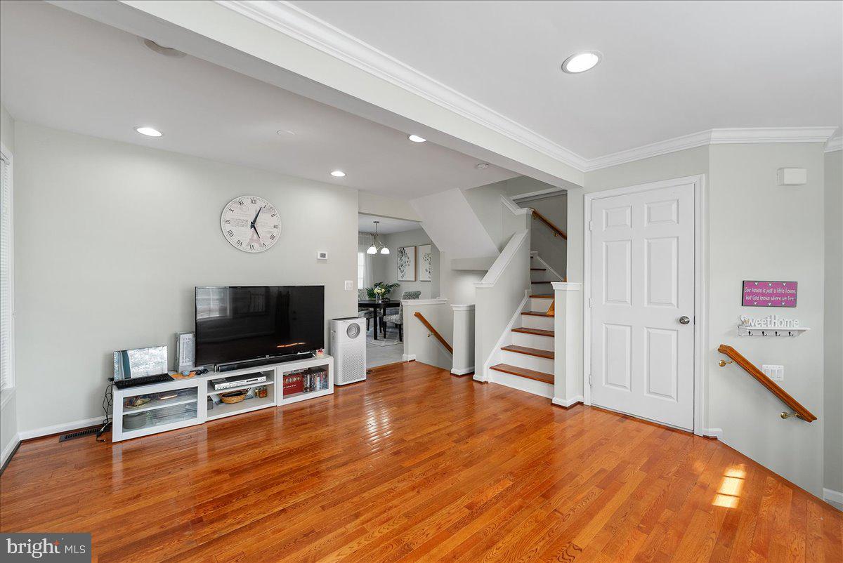 6201 BELLA DR, CENTREVILLE, Virginia 20121, 4 Bedrooms Bedrooms, ,3 BathroomsBathrooms,Residential,For sale,6201 BELLA DR,VAFX2257966 MLS # VAFX2257966