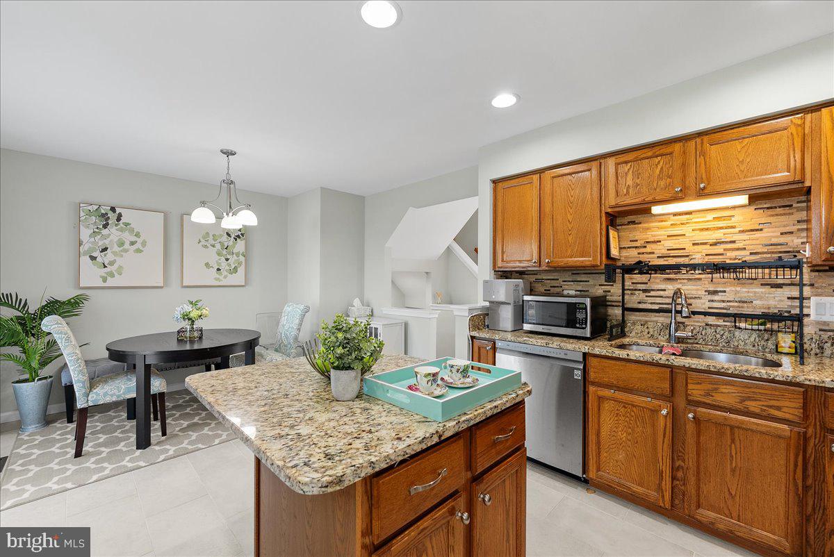 6201 BELLA DR, CENTREVILLE, Virginia 20121, 4 Bedrooms Bedrooms, ,3 BathroomsBathrooms,Residential,For sale,6201 BELLA DR,VAFX2257966 MLS # VAFX2257966