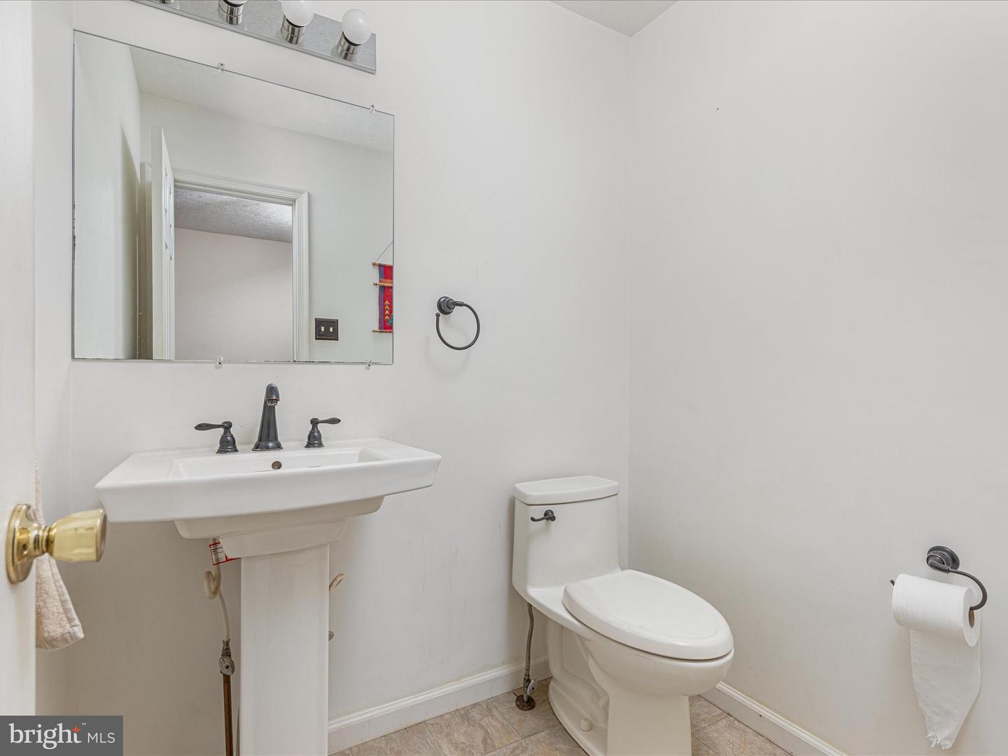 101 ETNAM ST, WINCHESTER, Virginia 22602, 3 Bedrooms Bedrooms, ,2 BathroomsBathrooms,Residential,For sale,101 ETNAM ST,VAFV2035712 MLS # VAFV2035712