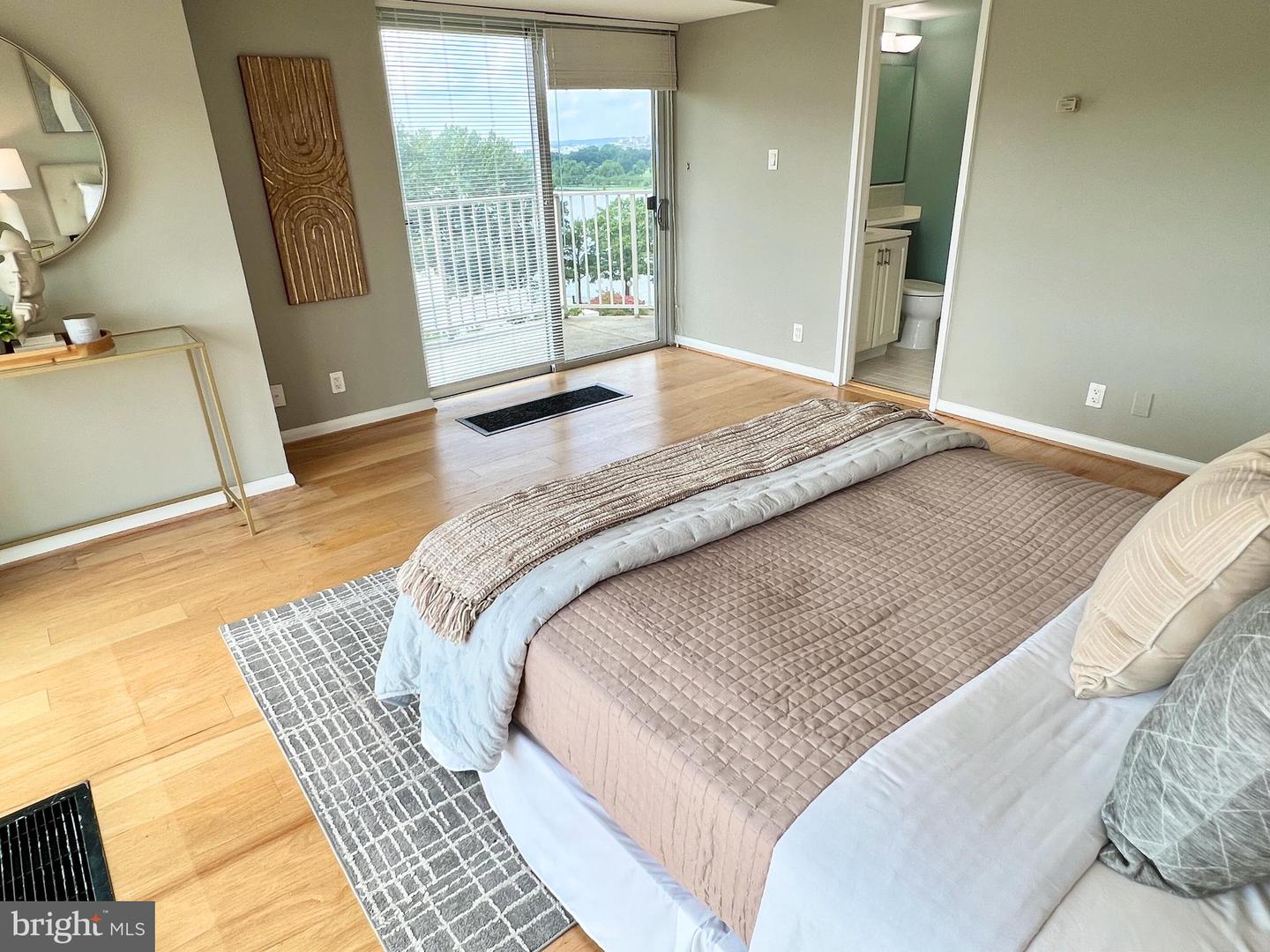 530 N ST SW #S809, WASHINGTON, District Of Columbia 20024, 2 Bedrooms Bedrooms, ,2 BathroomsBathrooms,Residential,For sale,530 N ST SW #S809,DCDC2212472 MLS # DCDC2212472