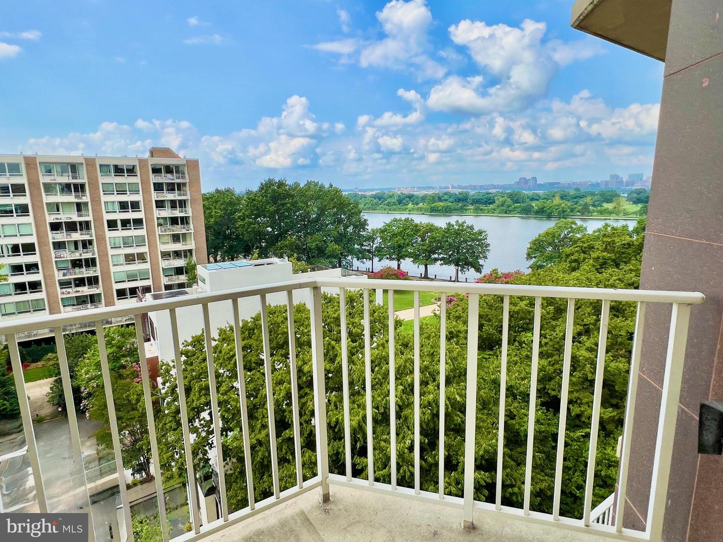 530 N ST SW #S809, WASHINGTON, District Of Columbia 20024, 2 Bedrooms Bedrooms, ,2 BathroomsBathrooms,Residential,For sale,530 N ST SW #S809,DCDC2212472 MLS # DCDC2212472