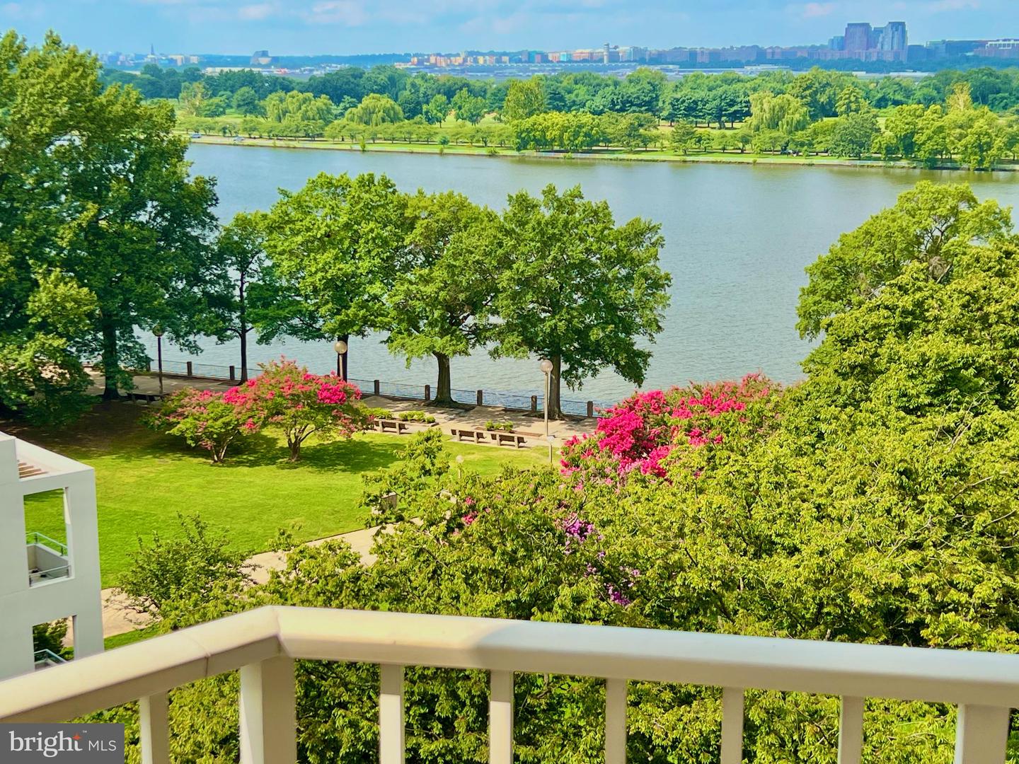 530 N ST SW #S809, WASHINGTON, District Of Columbia 20024, 2 Bedrooms Bedrooms, ,2 BathroomsBathrooms,Residential,For sale,530 N ST SW #S809,DCDC2212472 MLS # DCDC2212472