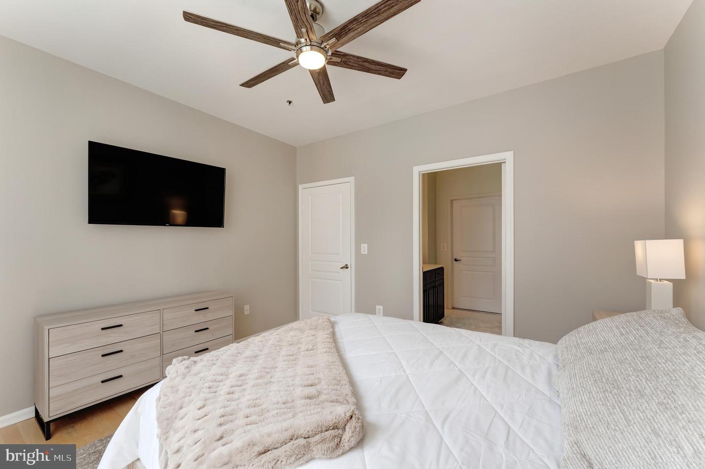 12001 MARKET ST #330, RESTON, Virginia 20190, 2 Bedrooms Bedrooms, ,2 BathroomsBathrooms,Residential,For sale,12001 MARKET ST #330,VAFX2258048 MLS # VAFX2258048